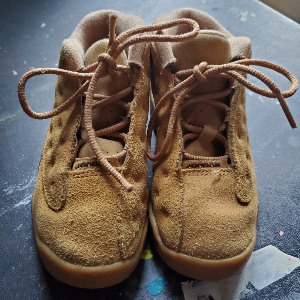 Jordan tan suede